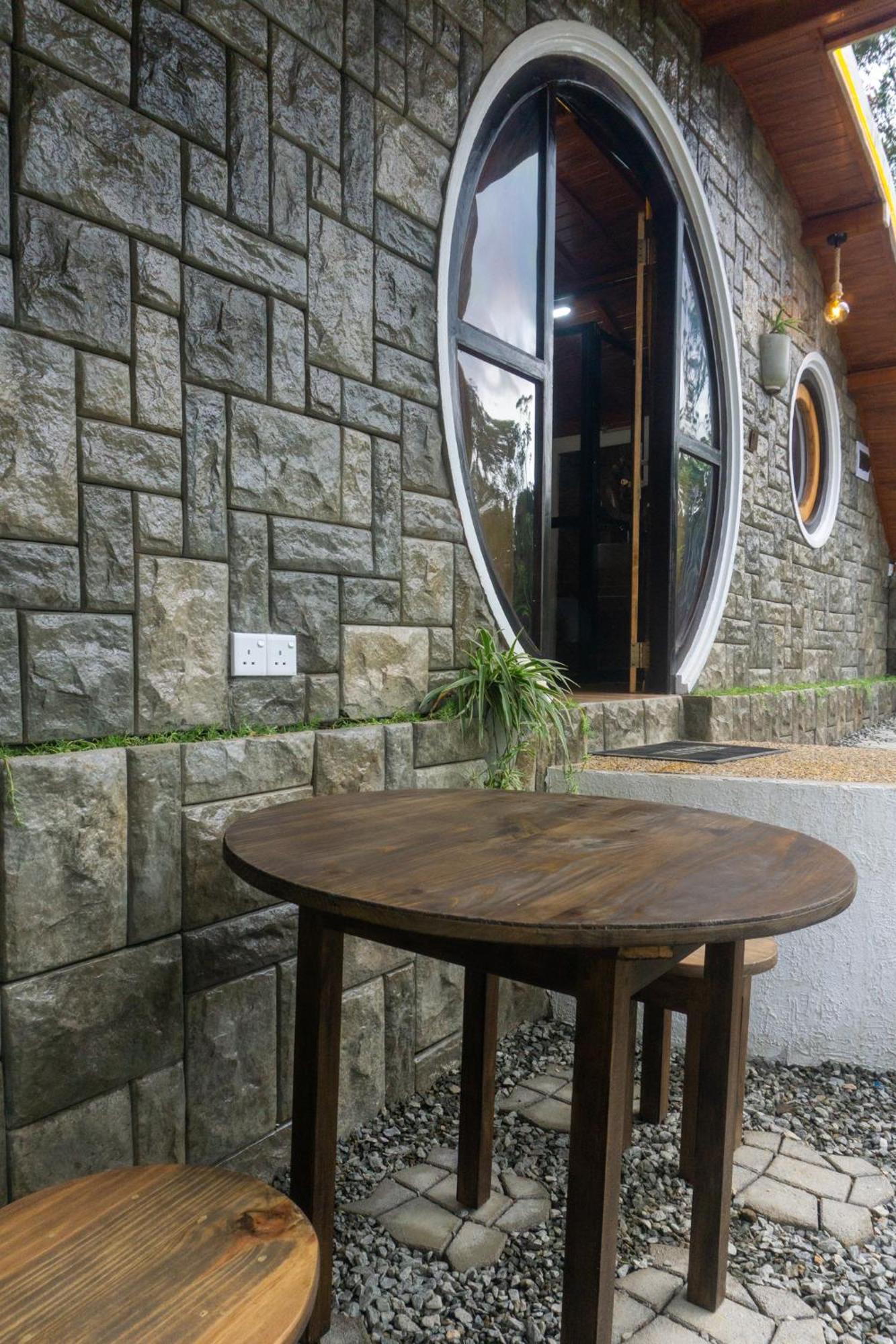 Hobbit Hole Hideaway Bed & Breakfast Ella Exterior photo