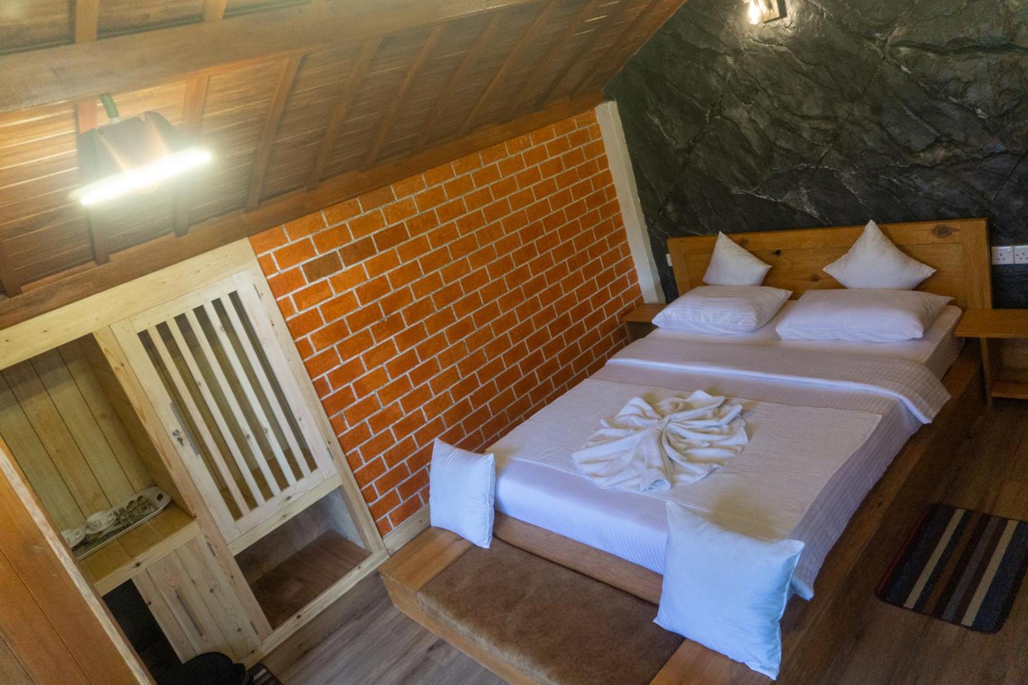 Hobbit Hole Hideaway Bed & Breakfast Ella Exterior photo