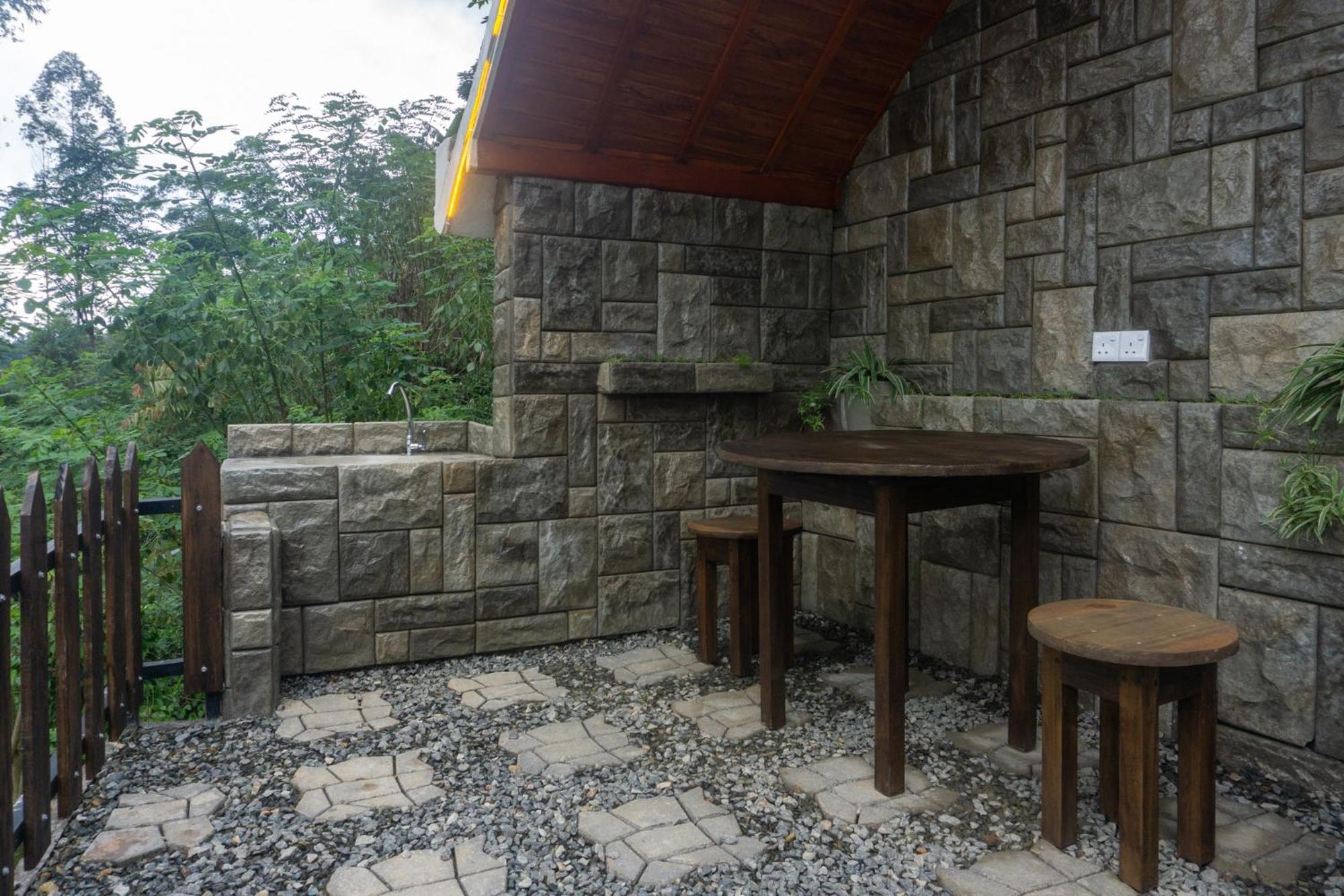Hobbit Hole Hideaway Bed & Breakfast Ella Exterior photo